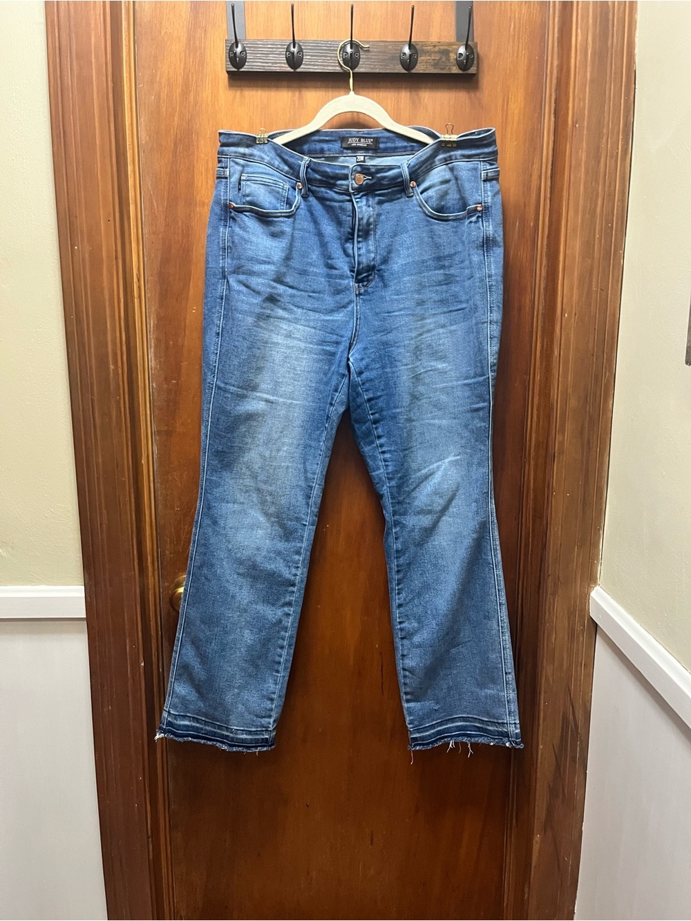 Judy Blue Medium Blue Straight Leg Women’s Jeans 20w